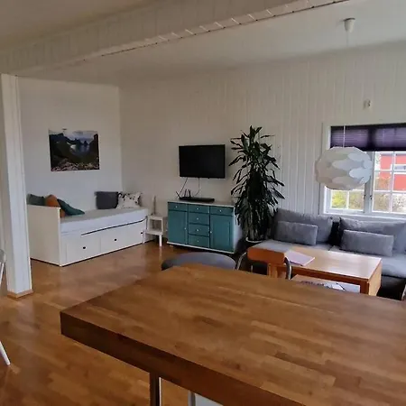 Fjosen - アパート Bleik